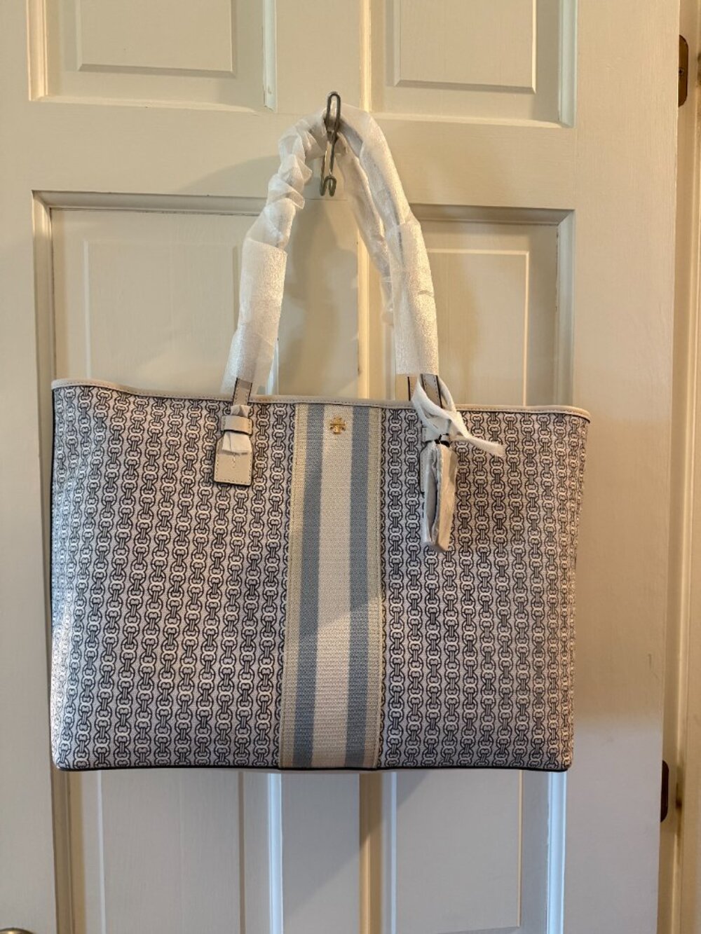 Tory Burch Gemini Link Canvas Tote Bag - Picture 2 of 6